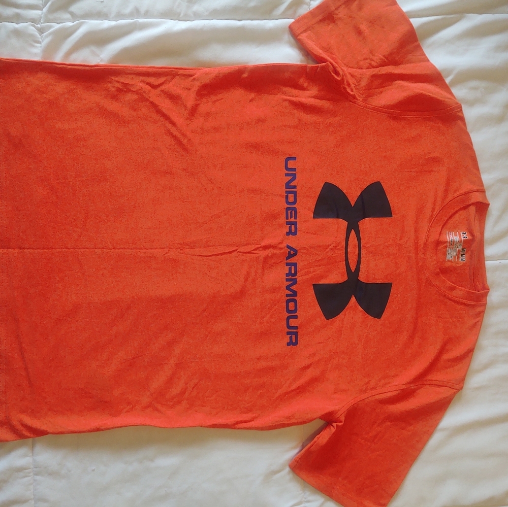 Under Armour t shirt mens medium